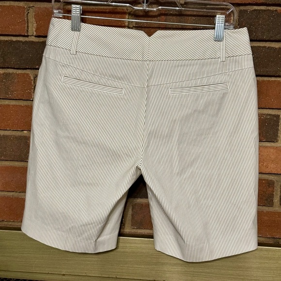 🛍️Never worn Express Designstudio stripped shorts Size 6 - Picture 1 of 9